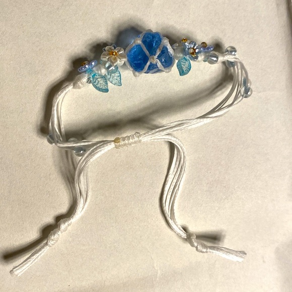 Blue and White Floral Bracelet - Picture 2 of 3